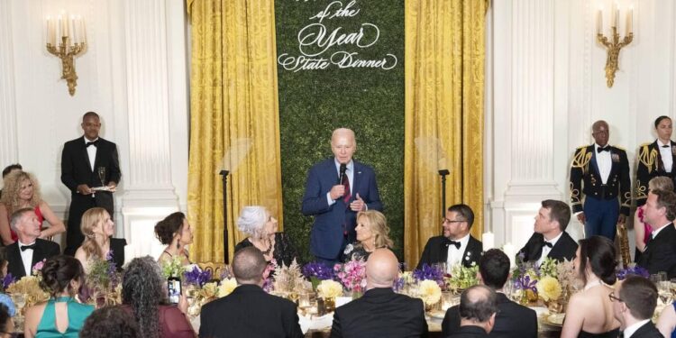 Gore, Kerry, Pelosi: Biden decorates his party’s veterans on Friday