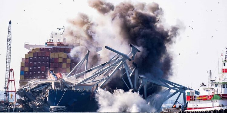 (IN PICTURES) Authorities use explosives to destroy part of collapsed Baltimore bridge