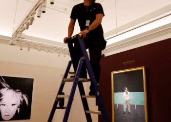 In New York, a portrait of Bacon sold for 25.7 million euros at art auctions