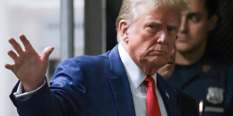 “Liar”: Donald Trump supporters furious with his ex-lawyer