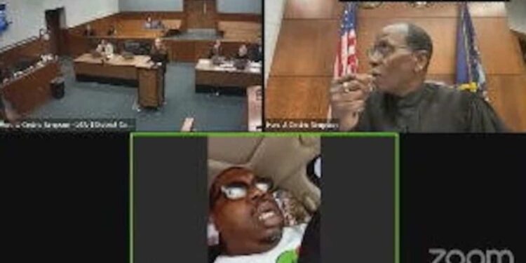 License suspended: he appears in court by videoconference… at the wheel of his vehicle