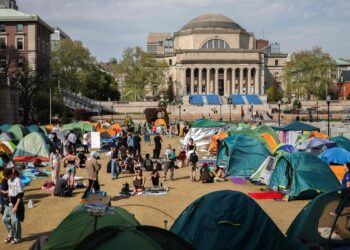 Pro-Palestinian Students Refuse to Leave Columbia University Despite Evacuation Order