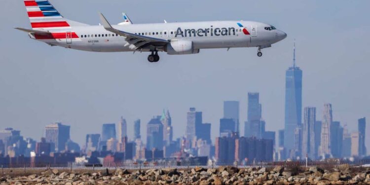 Racial discrimination: eight black men kicked off plane after body odor complaint