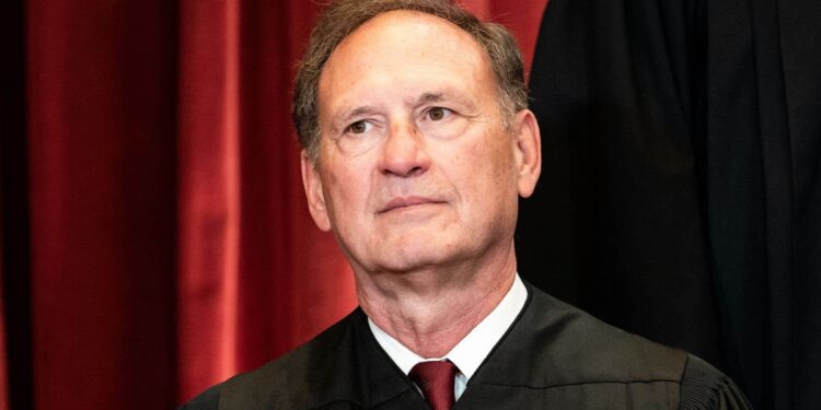 Samuel Alito refuses to recuse himself after displaying Trumpist flags at his residences