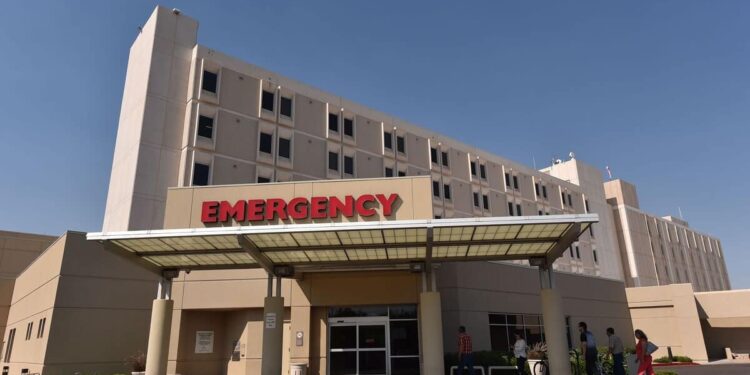 Sent home by nurses: American mother gives birth in hospital parking lot