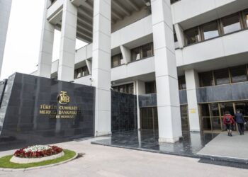 The Turkish Central Bank keeps interest rates high at 50%  Economy
