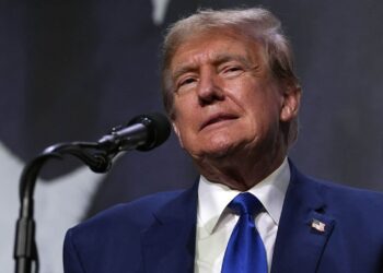 Trump as gun defender at the annual meeting of their powerful lobby