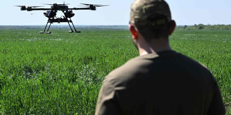 Ukrainian attacks with marches stop the work of a Russian oil refinery  Economy News