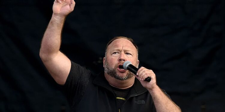 American justice authorizes the liquidation of the assets of conspiracy theorist Alex Jones