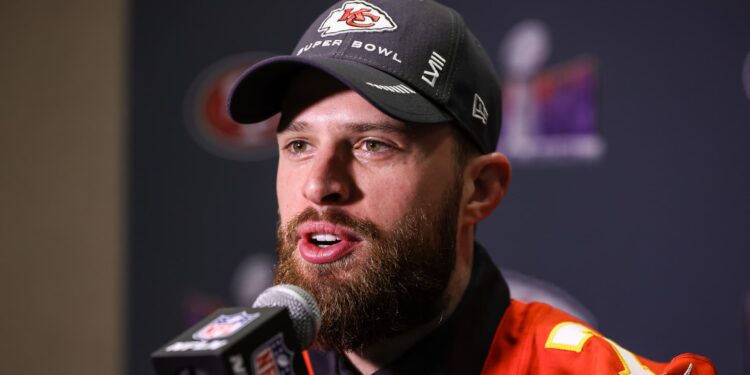 An American footballer sparks controversy with misogynistic and anti-LGBT+ comments