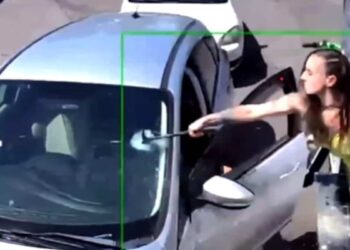 Barista smashes customer’s windshield with hammer