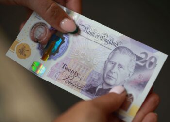 Britain’s economy stops recovering in April  Economy