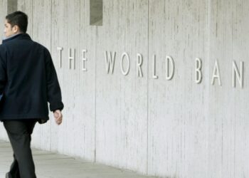 Egypt borrows $700 million from the World Bank as part of efforts to mobilize two billion dollars for development  Economy