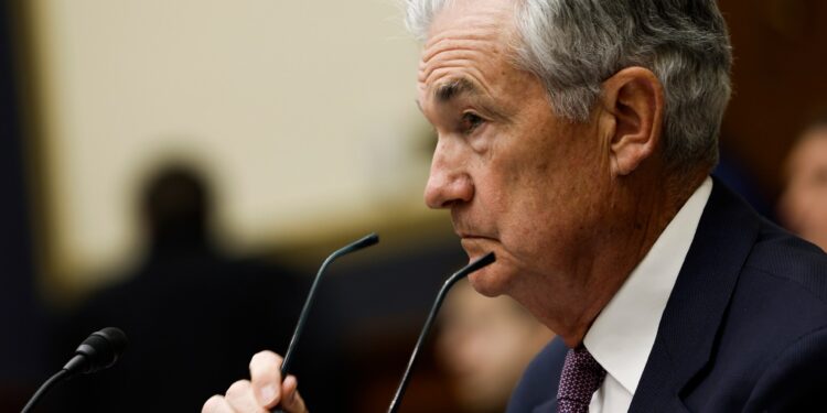 Expect one cut in 2024.. The US Central Bank sets interest rates |  Economy