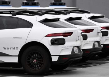 Google driverless taxis accessible to everyone in San Francisco