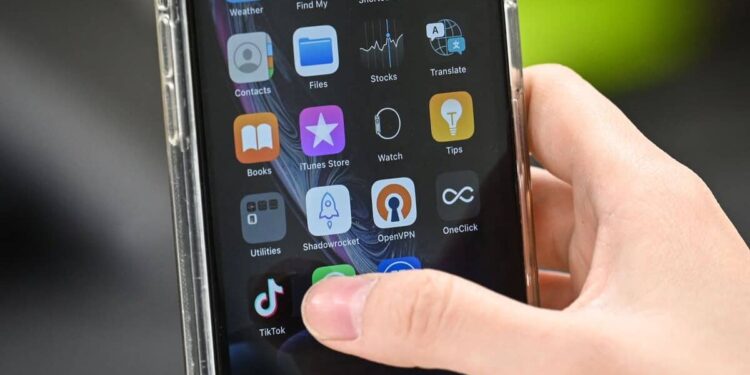 Los Angeles plans to ban the use of smartphones in schools
