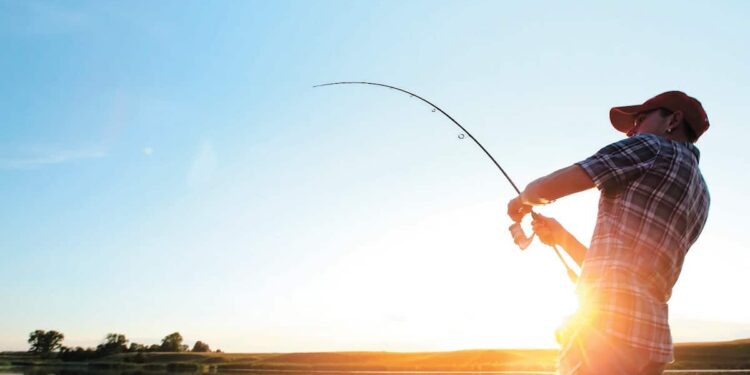 Magnet fishing: they get their hands on a safe full of money