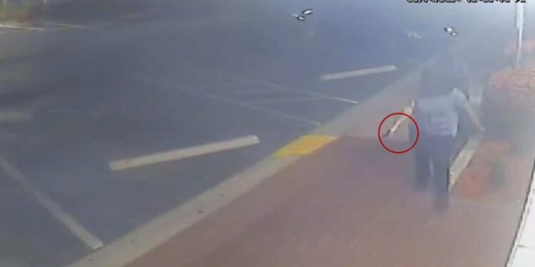 McDonald’s employee shoots at customer’s car