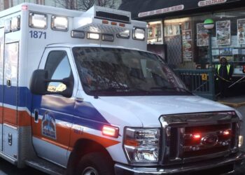 New York: one dead, two injured in Manhattan stabbing attack