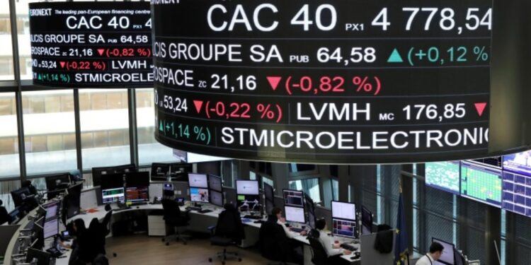 Paris loses the crown as Europe’s largest stock market to London  Economy