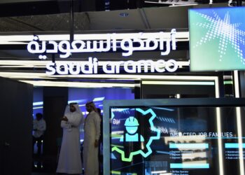 Saudi Arabia offers shares to Aramco to raise $11.2 billion |  Economy