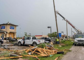 Tree falls on house: 2-year-old child killed in tornado