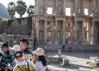 Türkiye received 5.1 million tourists last May  Economy