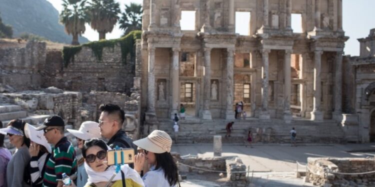 Türkiye received 5.1 million tourists last May  Economy