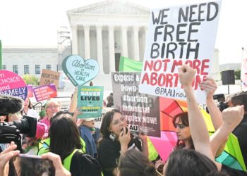 US Supreme Court overturns ruling restricting access to mifepristone abortion