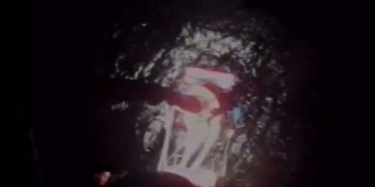 VIDEO | A family at sea survives by clinging to a cooler