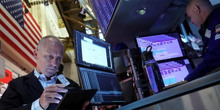 Wall Street consolidates at peaks, after good inflation figures