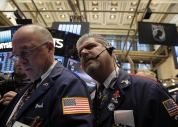 Wall Street under pressure, while waiting for the Fed