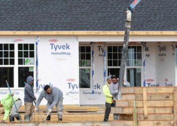 Biden administration wants rules for heat workers