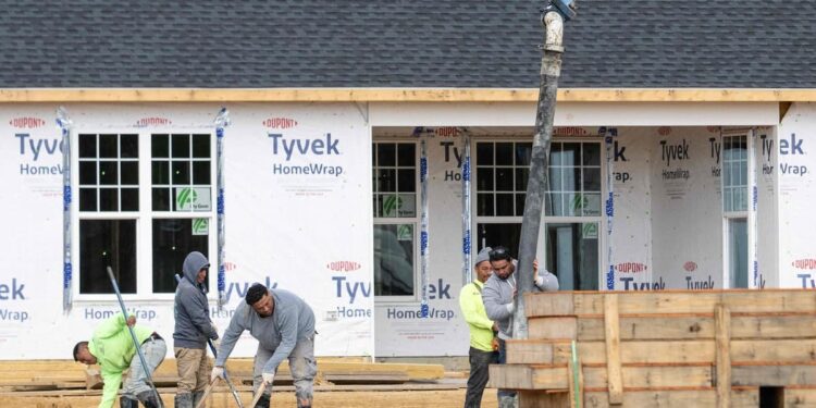 Biden administration wants rules for heat workers