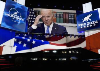 Biden resists and promises to “win” despite growing revolt