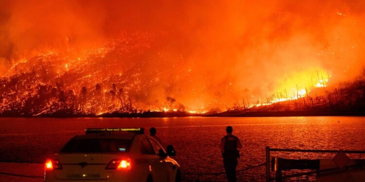 IN PICTURES | Major fire in California, thousands evacuated