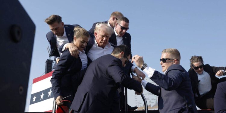 Security forces protecting Donald Trump were poorly coordinated, national security experts say