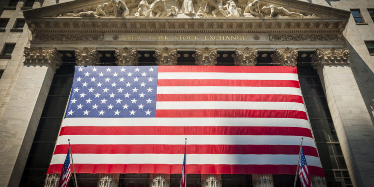 Yesterday on Wall Street Shares of major US airlines finally recovered after spending much of the session in…