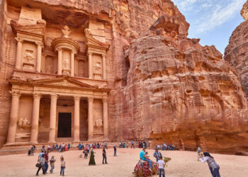 7 Tourist Sites Worth Visiting in Jordan | Economy