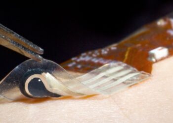 A wearable and stretchable sensor enables rapid, continuous and non-invasive detection of skin biomarkers in solid state