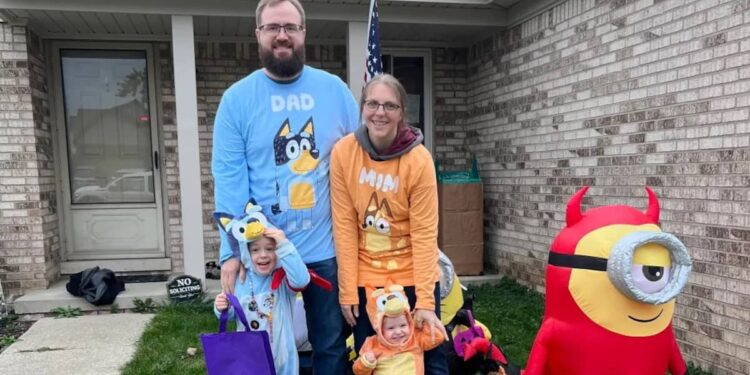 Father killed by neighbor because daughter ‘touched mulch’
