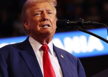 Here’s Why Donald Trump Should Continue His Fall Against Kamala Harris
