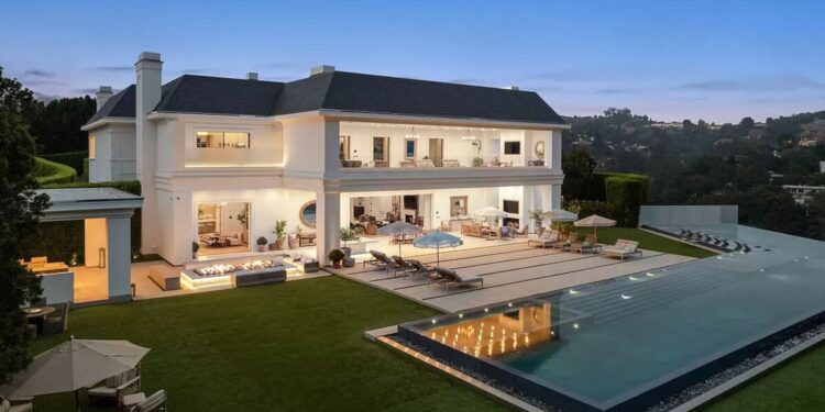 IN PICTURES | Jennifer Lopez and Ben Affleck’s house for sale for $92M