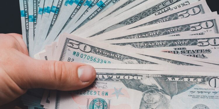 Inflation hits lowest level since March 2021 in the United States