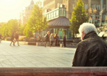 Lack of motivation and personal growth in older adults may precede mild cognitive impairment