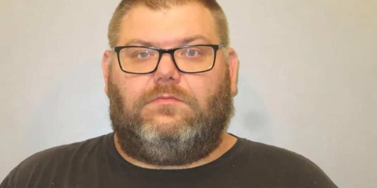 Man opens fire on his father after an argument about the smell of his feet