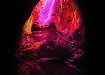 Quenching the intense heat of a fusion plasma may require a well-placed liquid metal evaporator