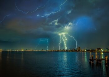 Three-year study suggests air pollution increases storm risk