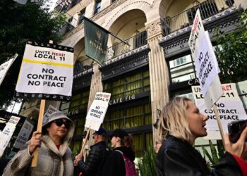 10,000 hotel workers on strike in the United States