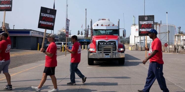 America’s second largest union: Can Teamsters’ abstention influence the election?